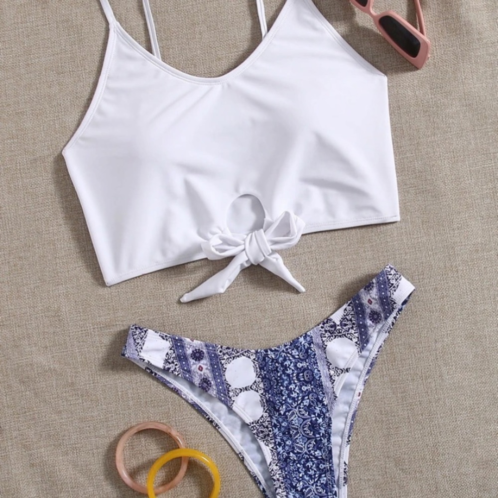 Knot hem high cut bikini